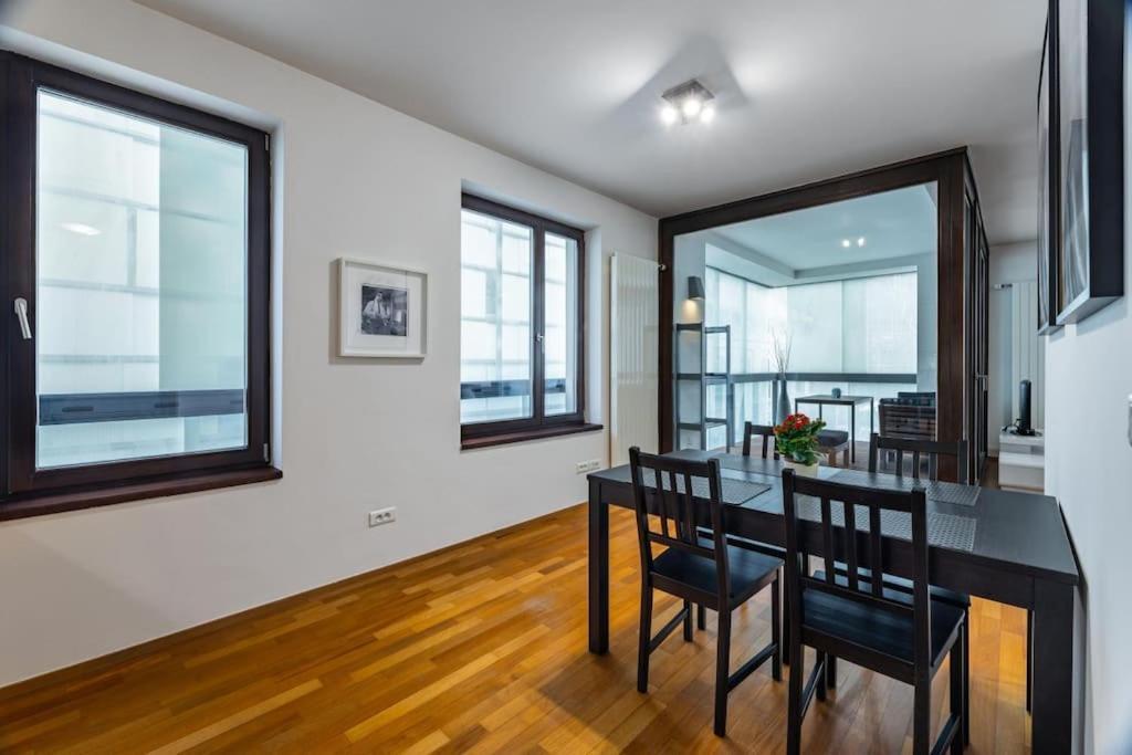 Apartament Modern Spacious Flat With A Terrace And A Parking Praga